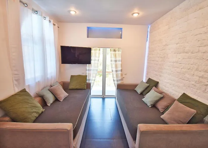 아파트 Doliva With Private Pool
