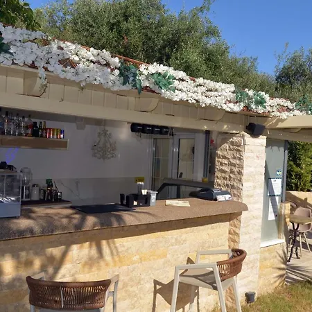 Doliva With Private Pool Апартаменты