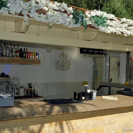 Doliva With Private Pool Apartment *